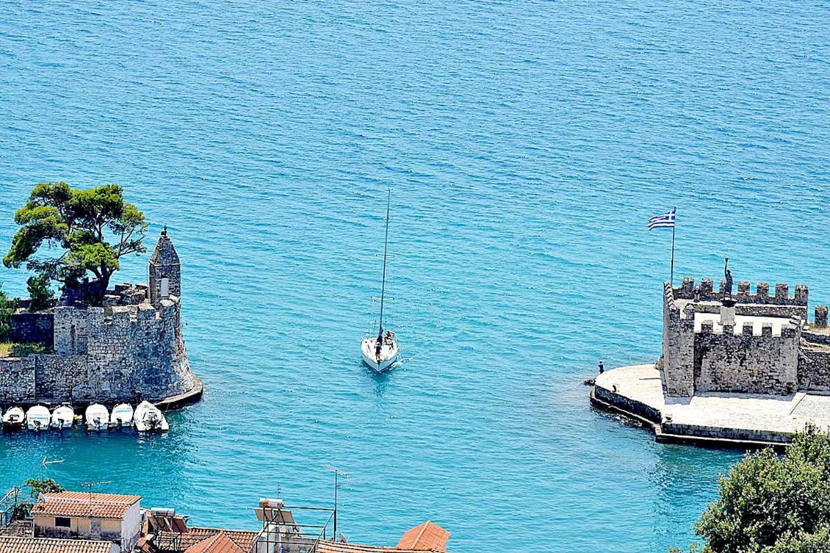 Nafpaktos-Luxury Suite 外观 照片